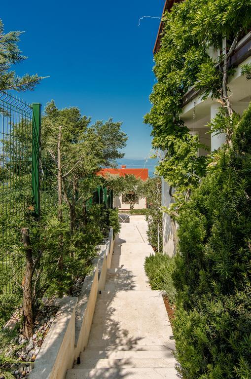 Apartmani Alice Njivice Exterior photo